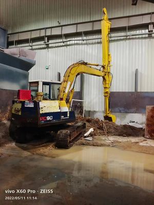 발굴기 세 섹션 철거 팔 현대 R225 사용자 정의 25T-45T 초고층 건물 철거 프로젝트 Q355B